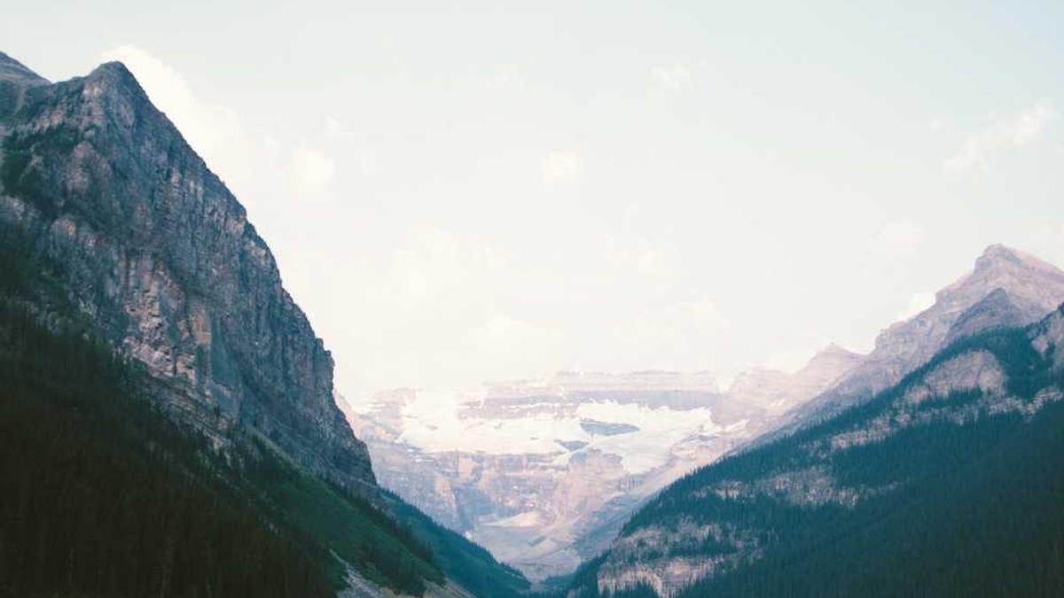 有碧空如洗,万里无云,引人注目,兴致勃勃的作文