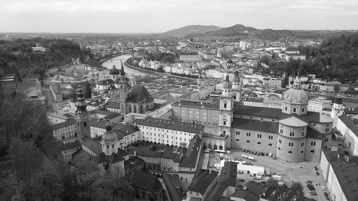 注重基层基础,发挥基层党组织领导核心和战斗堡垒作用